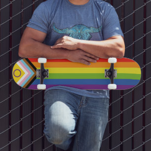 SlipperyJoe's Intersex-Stolzflagge gelber Hintergr Skateboard