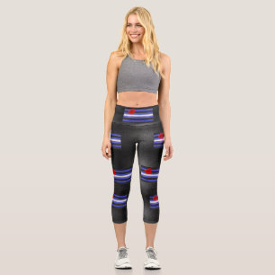 SlipperyJoe's Leder-Stolzflagge schwarz königsblau Capri Leggings