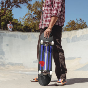 SlipperyJoe's Leder-Stolzflagge schwarz königsblau Skateboard