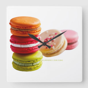 SlipperyJoe's Macaroon-Kekse, französisch gestapel Quadratische Wanduhr