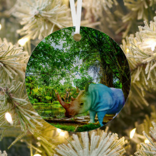 SlipperyJoe's Nashorn üppige tropische Kulisse sto Ornament Aus Metall