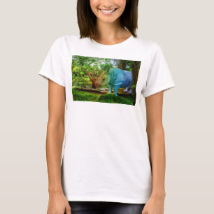 SlipperyJoe's Nashorn üppige tropische Kulisse sto T-Shirt
