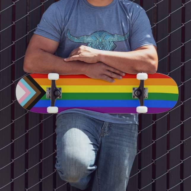 SlipperyJoe's Progress Pride Flag Gay-Geschenke LG Skateboard (Außenbereich 3)