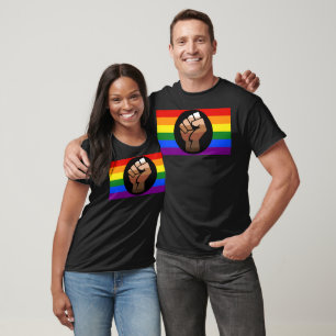 SlipperyJoes Regenbogenflagge mit erhobener Faust T-Shirt