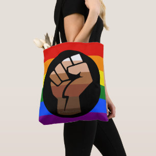 SlipperyJoes Regenbogenflagge mit erhobener Faust Tasche
