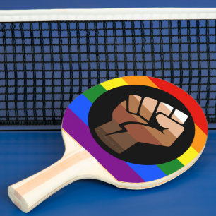 SlipperyJoes Regenbogenflagge mit erhobener Faust Tischtennis Schläger