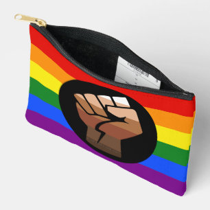 SlipperyJoes Regenbogenflagge mit erhobener Faust Zubehörtasche