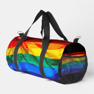 SlipperyJoe's schwule Regenbogenflagge weht rot or Duffle Bag