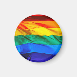 SlipperyJoe's schwule Regenbogenflagge weht rot or Magnet