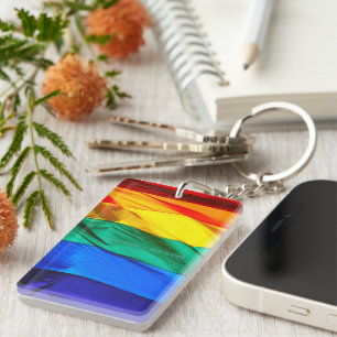 SlipperyJoe's schwule Regenbogenflagge weht rot or Schlüsselanhänger