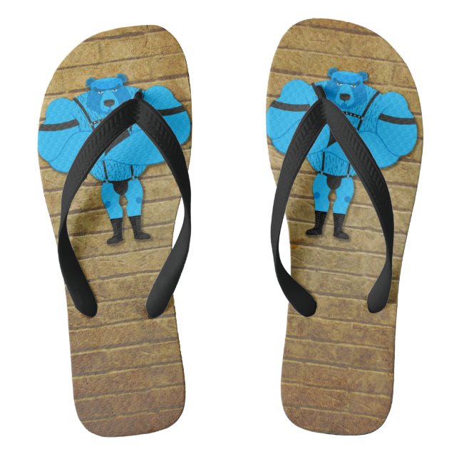 SlipperyJoe's schwuler Muskel Bär Cartoon, während Flip Flops (Fußbett)