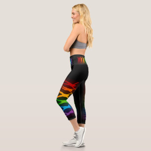 Slipperyjoe's sechs stehende Silhouetten mit erhob Capri Leggings