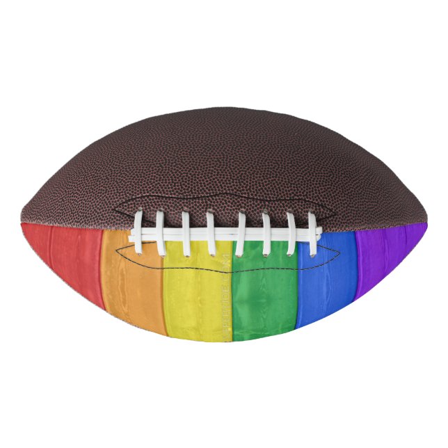 SlipperyJoe's Stolz Holzflagge horizontalen Regenb Football (Vorderseite)