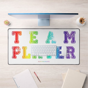 SlipperyJoe's Team Player-Wörter Farbverlauf Regen Schreibtischunterlage