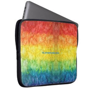 SlipperyJoe's tie-gefärbte Flagge Regenbogen in s Laptopschutzhülle