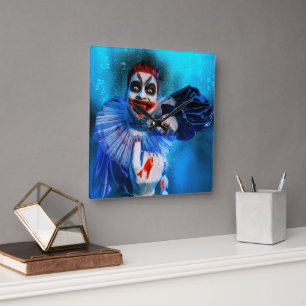 SlipperyJoe's unheimliche Halloween-Clown-Figur ve Quadratische Wanduhr