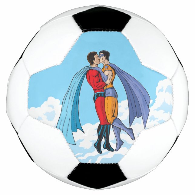 SlipperyJoe's zwei Superhelden küssen Flugwagen Fußball (Vorderseite)