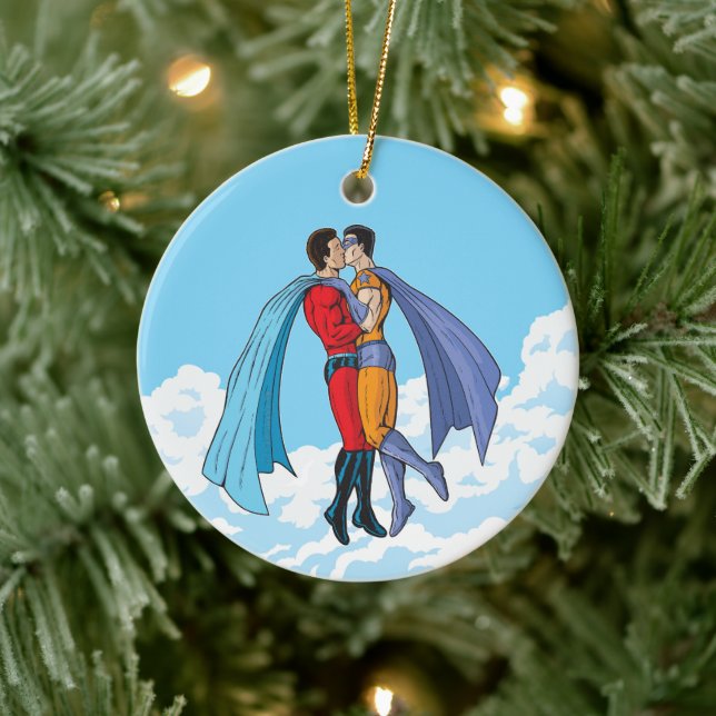 SlipperyJoe's zwei Superhelden küssen Flugwagen Keramik Ornament (Baum)