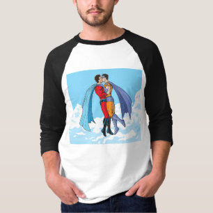 SlipperyJoe's zwei Superhelden küssen Flugwagen T-Shirt