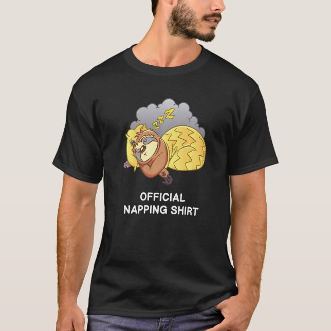 Sloth Cloud Bed Pajamas Nachtdress Offiziell Nappi T-Shirt (Vorderseite)