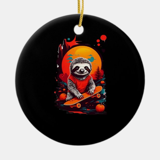 Sloth with skateboard on halloween night Classic T Keramik Ornament (Vorne)