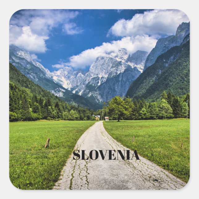 Slowenien, landschaftliches Foto mit den Alpen Quadratischer Aufkleber (Vorderseite)