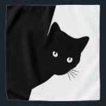 Sly Black Cat Halstuch<br><div class="desc">Einfaches Design in Schwarz/Weiß mit einer gerissenen schwarzen Kätzchen</div>