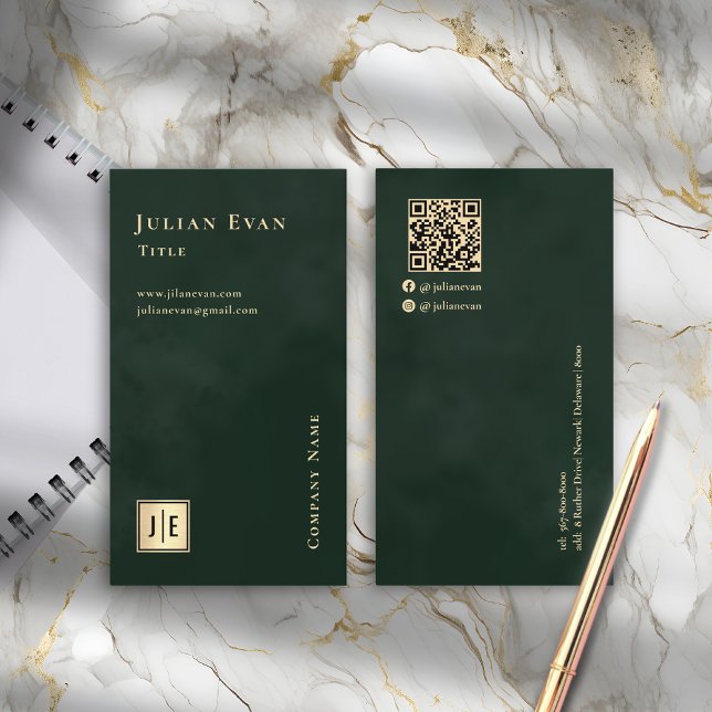 Smarald Green & Gold Luxe Monogram Vertikal Visitenkarte (Emerald Green & Gold Luxe Monogram Vertical Business Card)