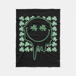 Smilan Face St Patricks Day Groovy Hippie Shamroc Fleecedecke