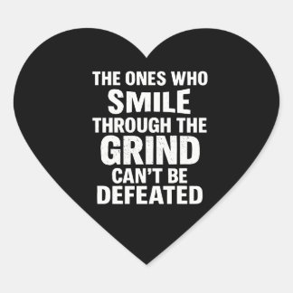 Smile-Grind-Gymnastik-Zitat mit weißem Text Herz-Aufkleber