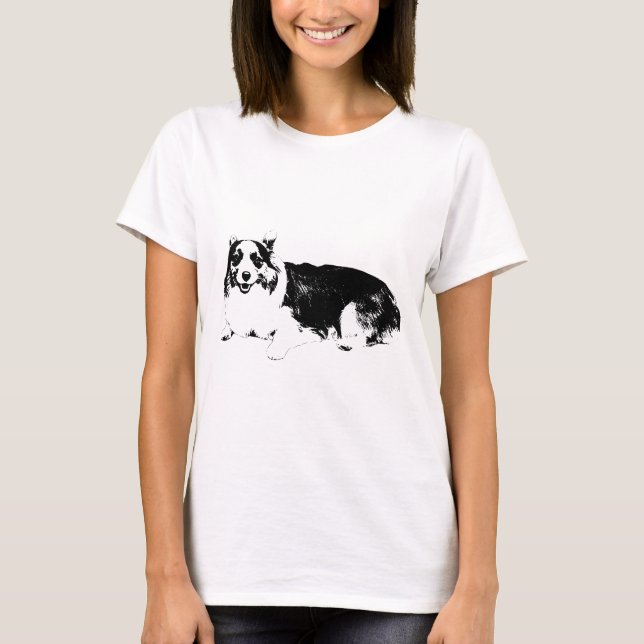 Smiling Corgi at Ease T-Shirt (Vorderseite)