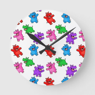 Smiling Hippo Collection Runde Wanduhr