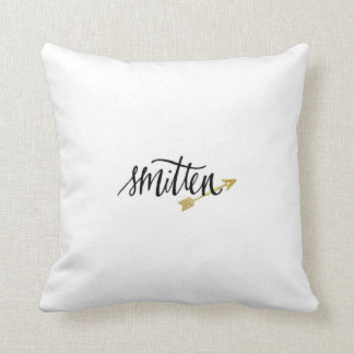 Smitten Kissen
