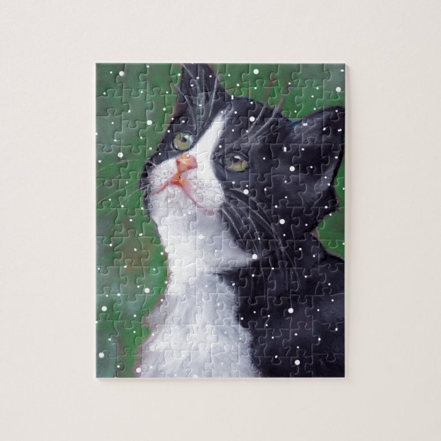 Smokings-Katze, die oben den Schneeflocken, malend (Vertikal)