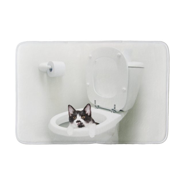 Smokings-Miezekatze in der Toilette Badematte (Vorderseite)