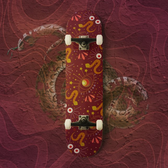 Snake Goddess tiefrot Skateboard (Von Creator hochgeladen)
