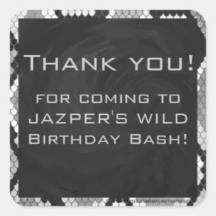 Snakeskin, grau, weiß und schwarz Mit Monogramm Quadratischer Aufkleber