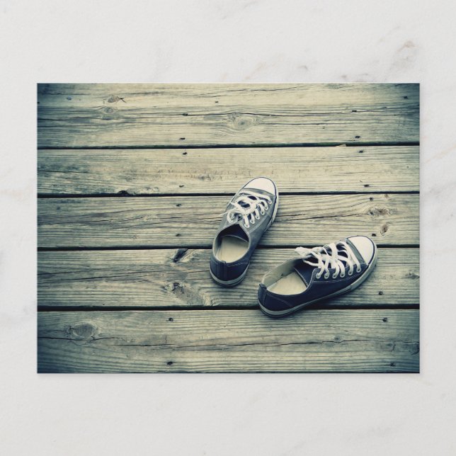 SNEAKER AUF EINEM SCHLAG POSTKARTE (Vorderseite)