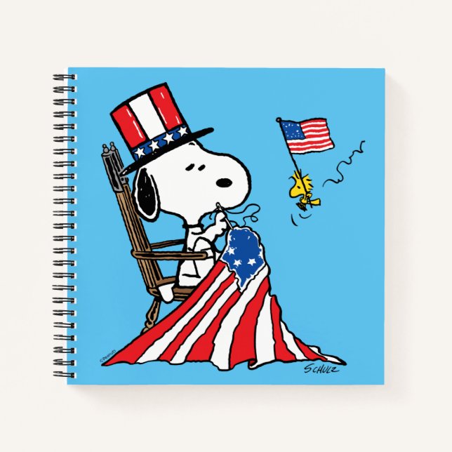 Snoopy Sewing 4. Juli Flagge Notizbuch (Vorderseite)