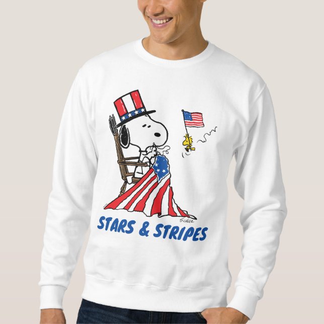 Snoopy Sewing 4. Juli Flagge Sweatshirt (Vorderseite)