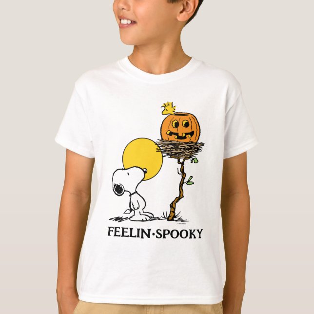 Snoopy und Holznest mit Jack O' Lantern T-Shirt (Vorderseite)