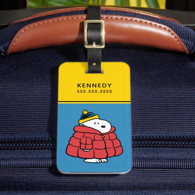 Snoopy Winter in Puffer Coat Luggage Tag Gepäckanhänger (Vorderseite Insitu 2)