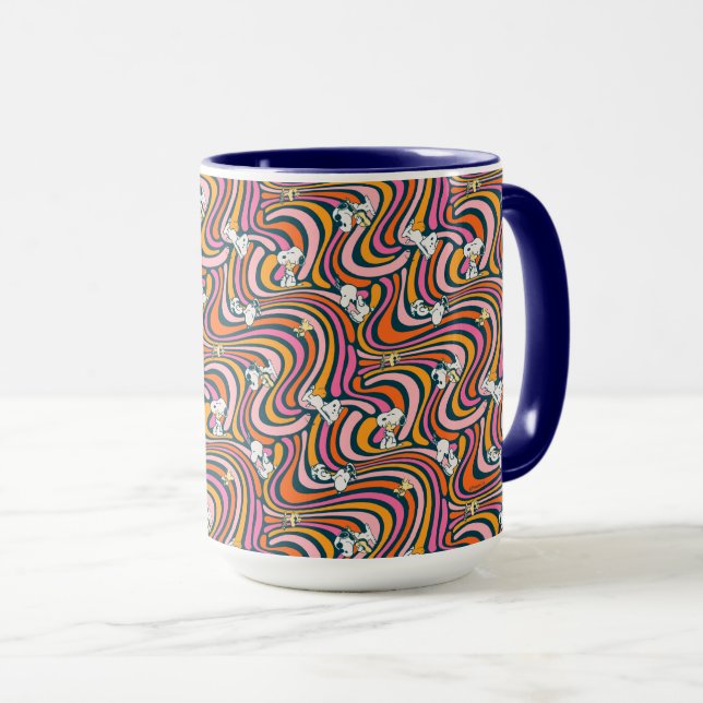 Snoopy & Woodstock Groovy Vibes Lila Muster Tasse (VorderseiteRechts)