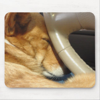 Snoozing Corgi-Fahrer Mousepad