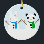 Snow Bunny & Snow Panda Keramik Ornament<br><div class="desc">Bunny & Panda (Maskottchen des Super Niedlich Kawaii Blog) als Schneemänner für den Winter.</div>
