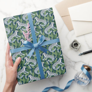 Snow Leopard und Lily of the Valley Geschenkpapier