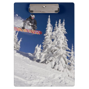 Snowboard-Action im Whitefish Mountain Resort Klemmbrett