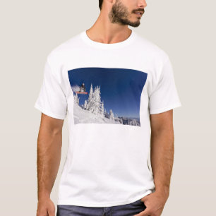 Snowboard-Action im Whitefish Mountain Resort T-Shirt