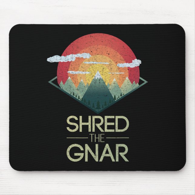 Snowboard hat das Gnar Ski Winter Mountain Geschen Mousepad (Vorne)