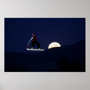 Snowboard über dem Vollmond-Plakat Poster